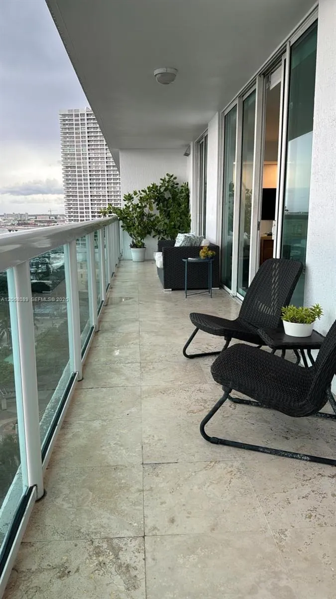 1800 Bayshore Dr #1609 Miami, FL 33132