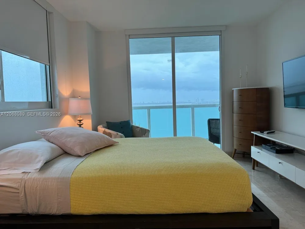 1800 Bayshore Dr #1609 Miami, FL 33132