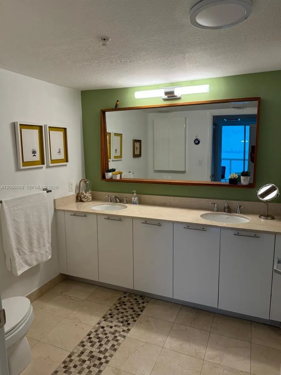 1800 Bayshore Dr #1609 Miami, FL 33132
