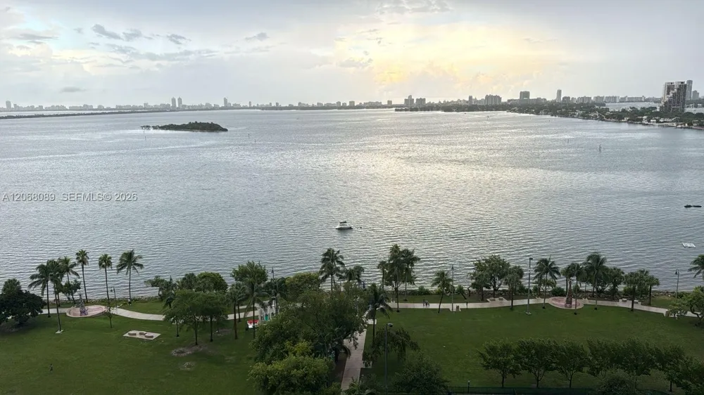 1800 Bayshore Dr #1609 Miami, FL 33132