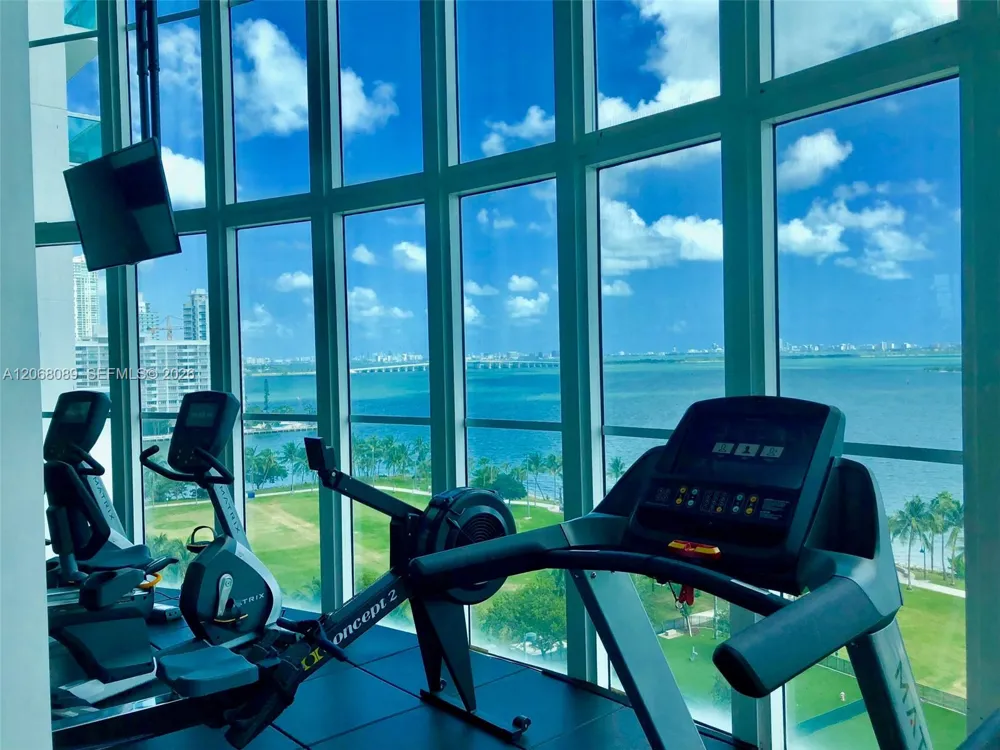 1800 Bayshore Dr #1609 Miami, FL 33132
