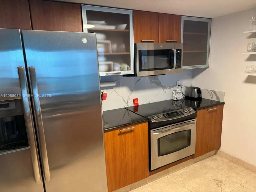 1800 Bayshore Dr #1609 Miami, FL 33132