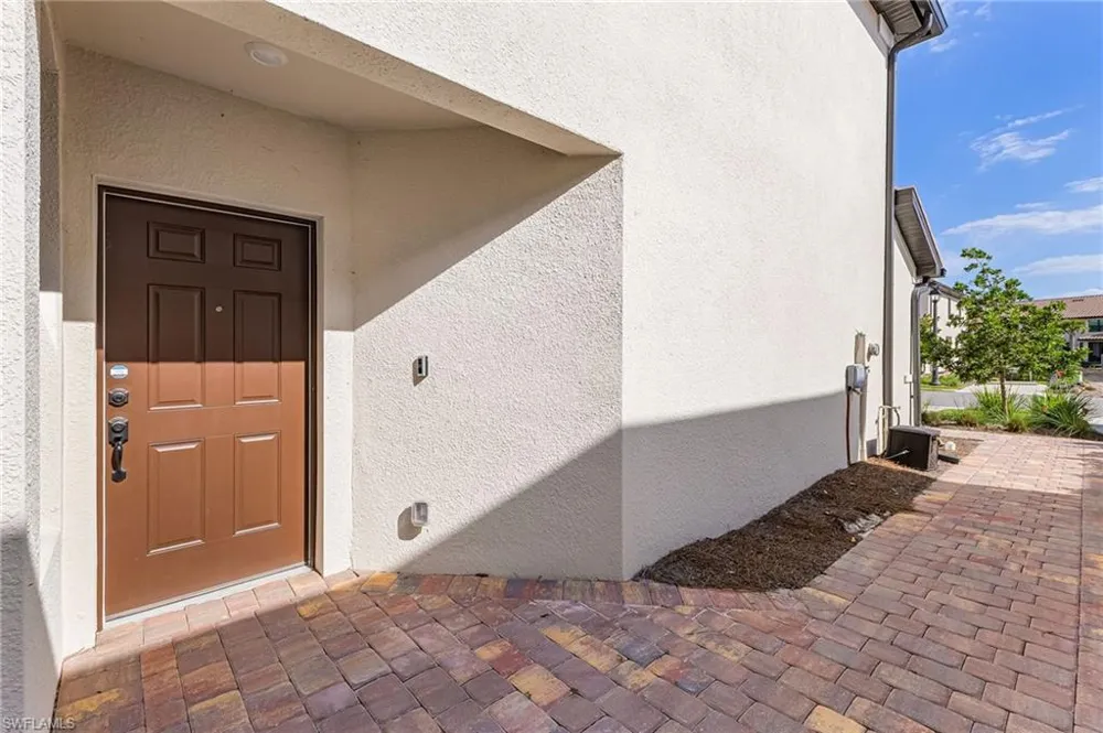 1682 Lake Jessup Circle Cape Coral, FL 33909