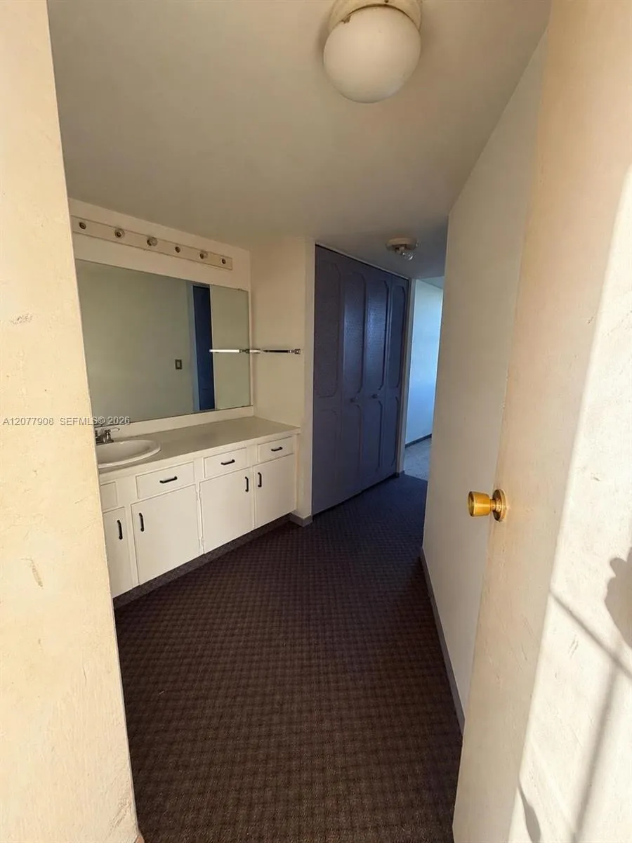 20500 W Country Club Dr #818 Aventura, FL 33180