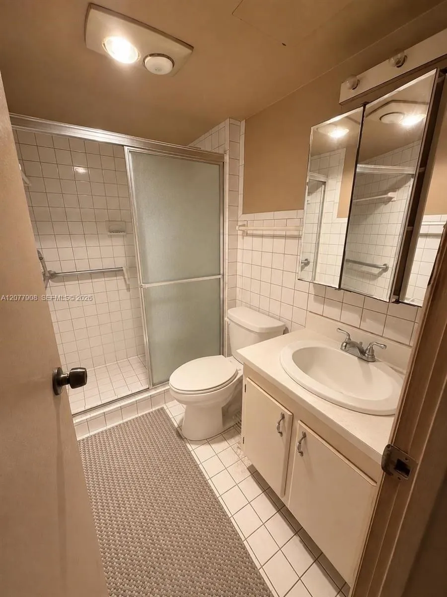 20500 W Country Club Dr #818 Aventura, FL 33180