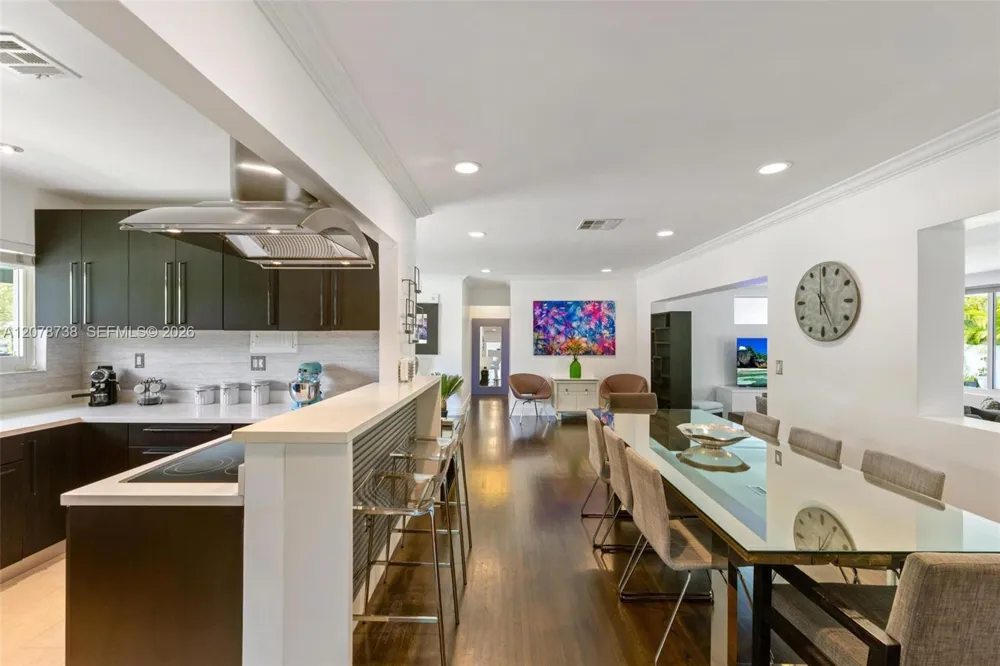 6140 SW 65th Ave South Miami, FL 33143