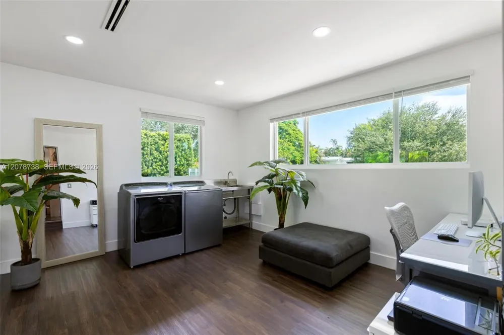 6140 SW 65th Ave South Miami, FL 33143