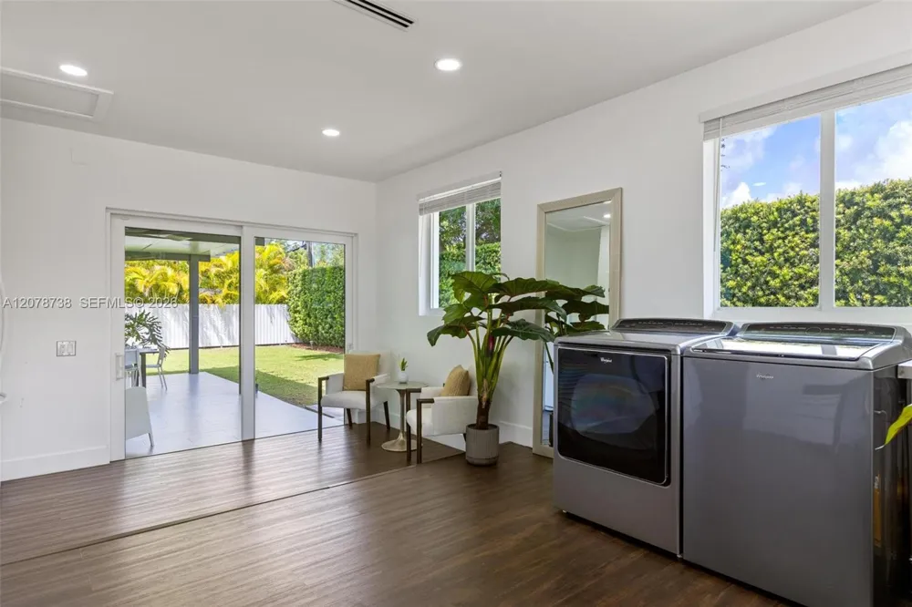 6140 SW 65th Ave South Miami, FL 33143