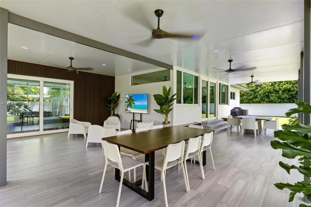 6140 SW 65th Ave South Miami, FL 33143