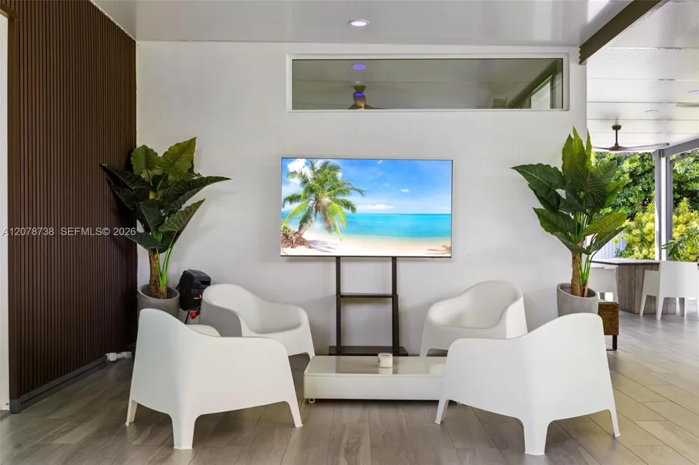 6140 SW 65th Ave South Miami, FL 33143