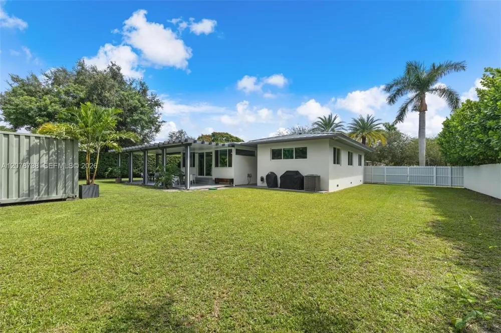 6140 SW 65th Ave South Miami, FL 33143
