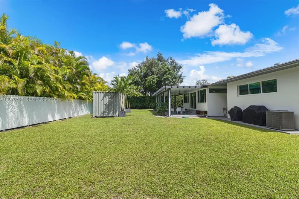 6140 SW 65th Ave South Miami, FL 33143