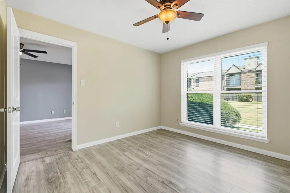 18800 Egret Bay Boulevard #1007 Webster, TX 77058