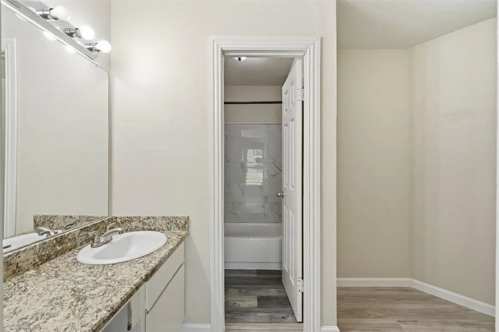 18800 Egret Bay Boulevard #1007 Webster, TX 77058