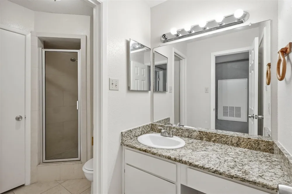 18800 Egret Bay Boulevard #1007 Webster, TX 77058