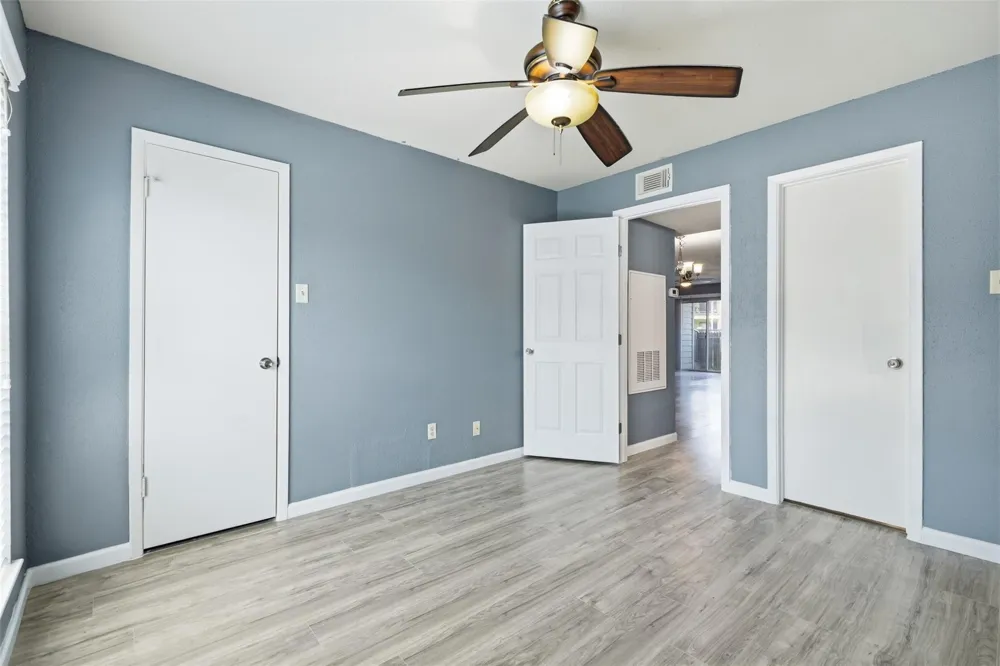 18800 Egret Bay Boulevard #1007 Webster, TX 77058