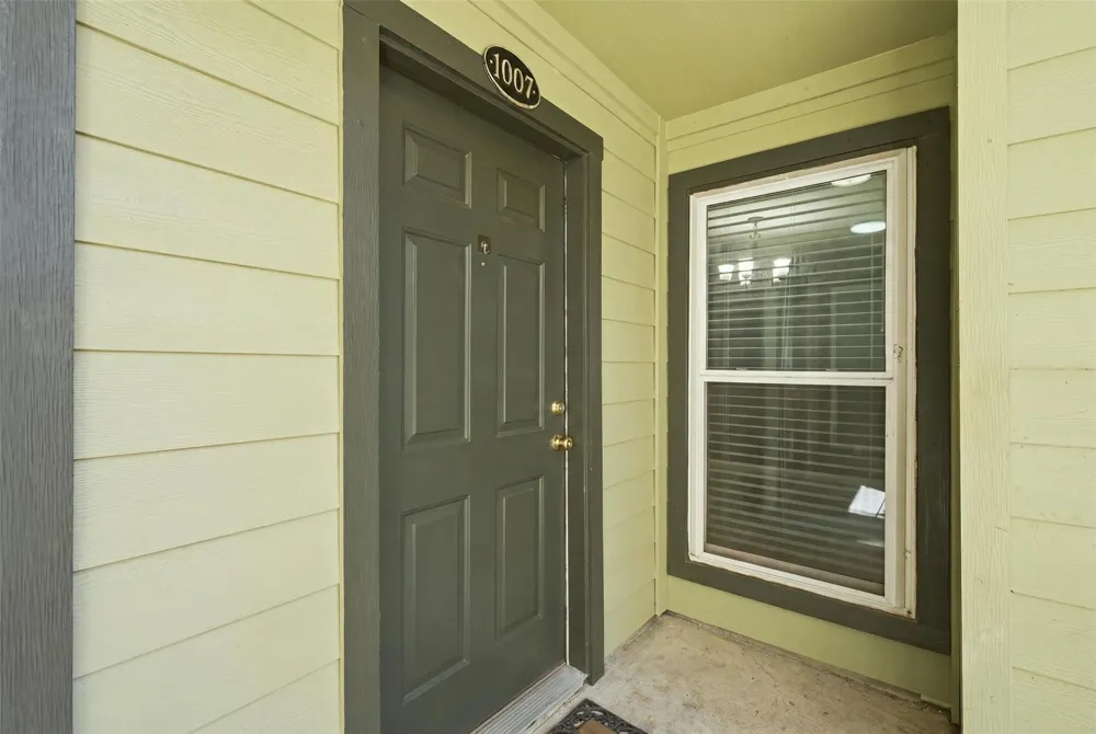 18800 Egret Bay Boulevard #1007 Webster, TX 77058