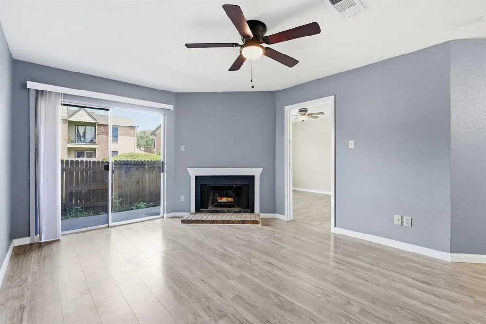 18800 Egret Bay Boulevard #1007 Webster, TX 77058