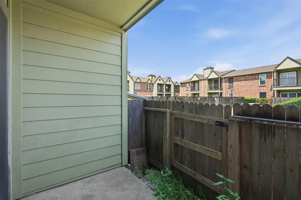 18800 Egret Bay Boulevard #1007 Webster, TX 77058