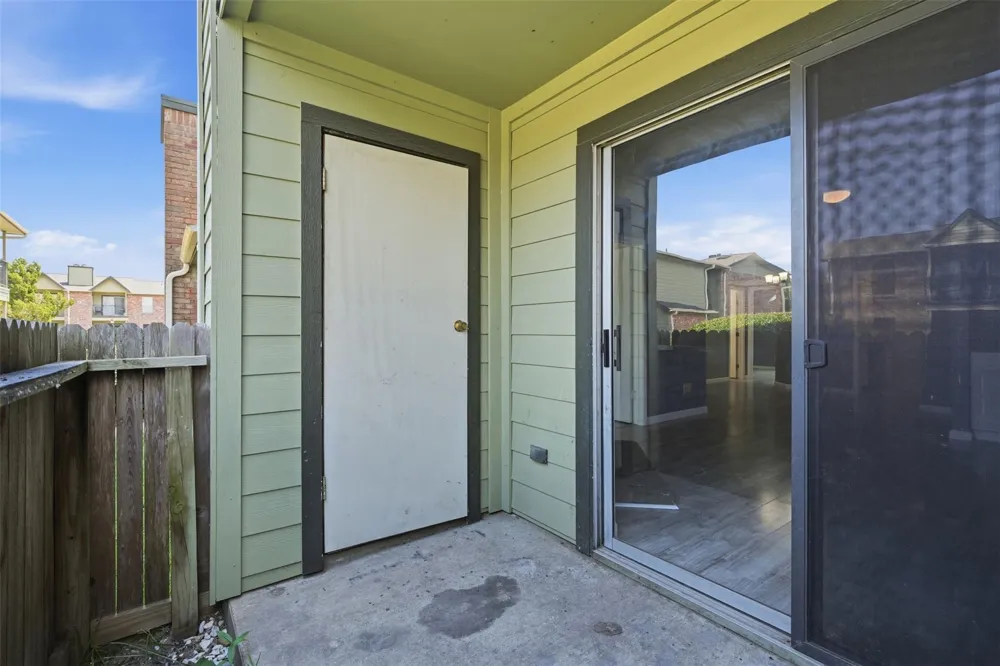 18800 Egret Bay Boulevard #1007 Webster, TX 77058
