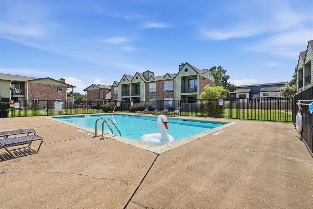 18800 Egret Bay Boulevard #1007 Webster, TX 77058