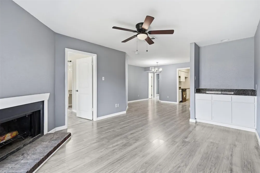 18800 Egret Bay Boulevard #1007 Webster, TX 77058