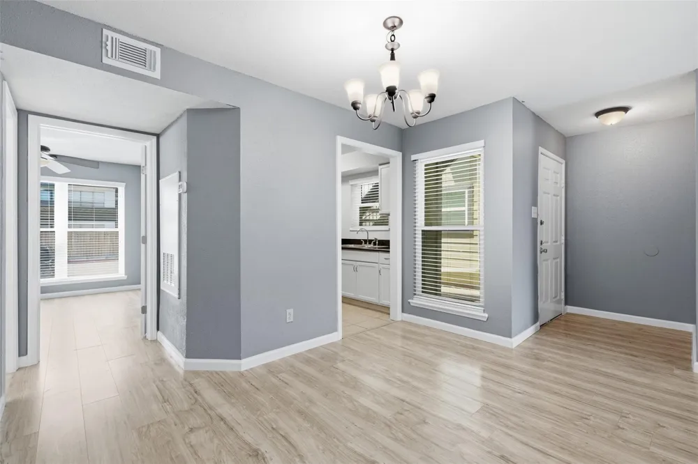 18800 Egret Bay Boulevard #1007 Webster, TX 77058