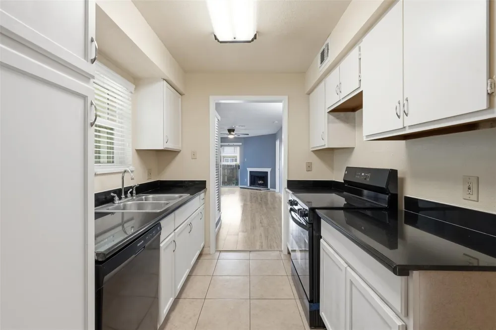 18800 Egret Bay Boulevard #1007 Webster, TX 77058