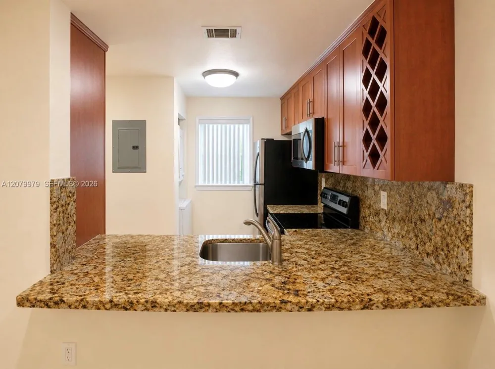 7980 NW 10th St #38I Miami, FL 33126