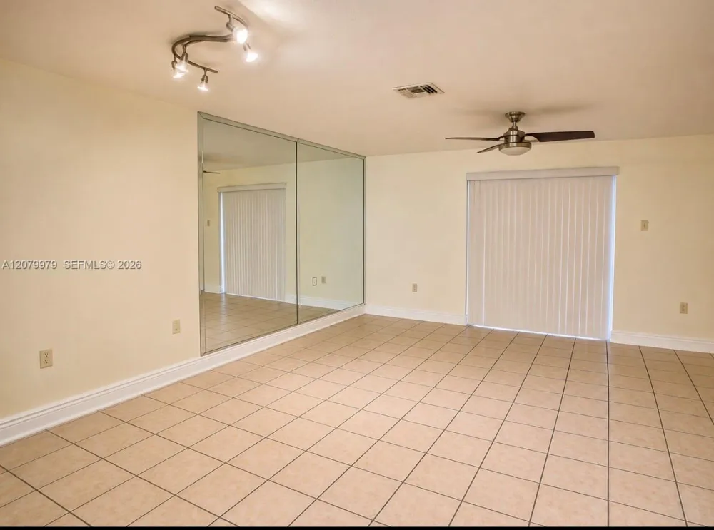 7980 NW 10th St #38I Miami, FL 33126
