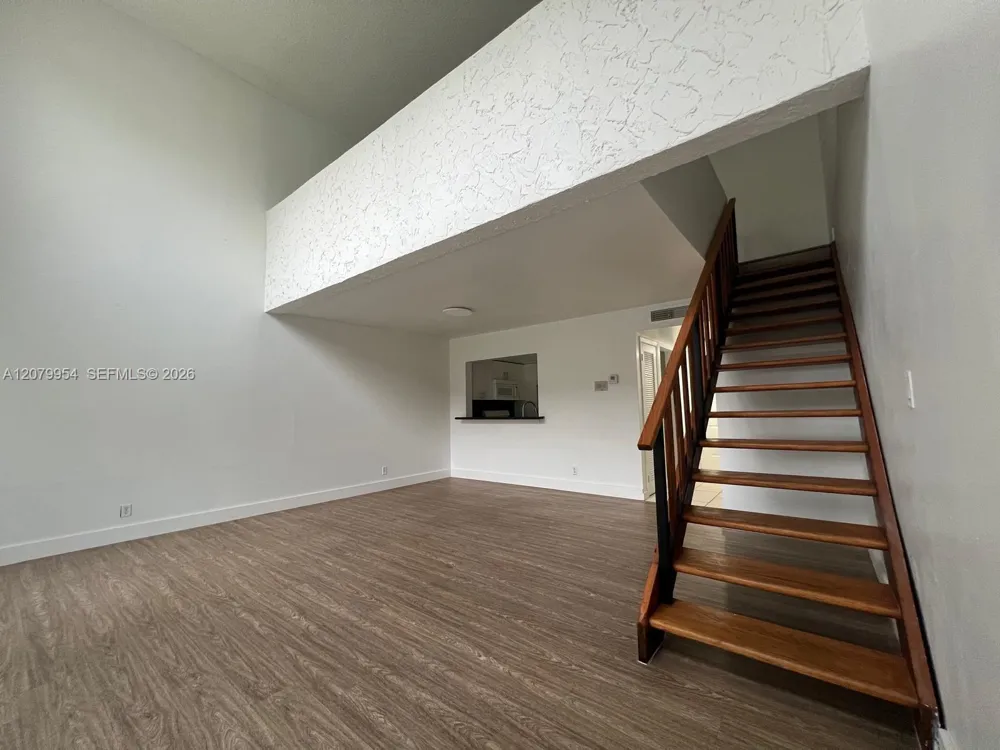 18051 NW 68th Ave #L101 Hialeah, FL 33015
