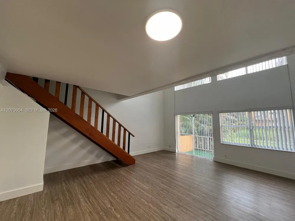 18051 NW 68th Ave #L101 Hialeah, FL 33015
