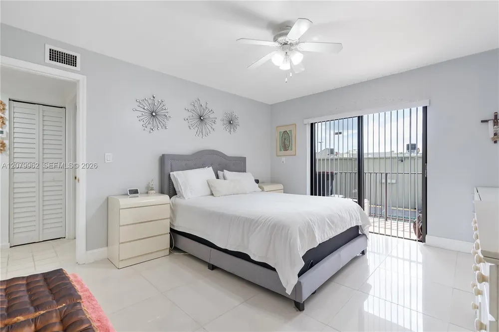 5825 W 25 Ct #212 Hialeah, FL 33016