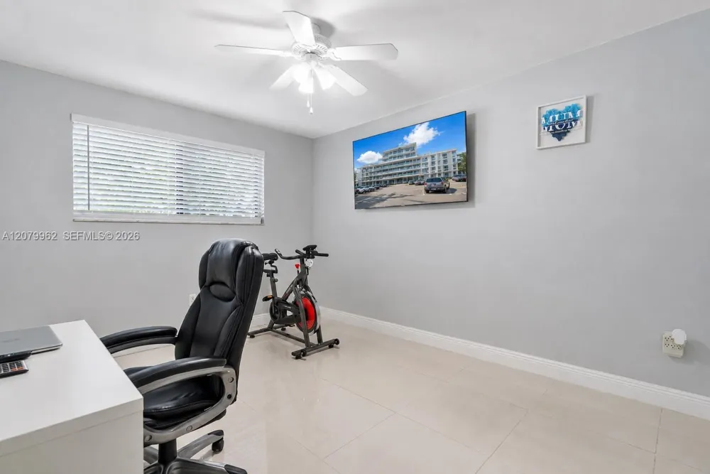 5825 W 25 Ct #212 Hialeah, FL 33016