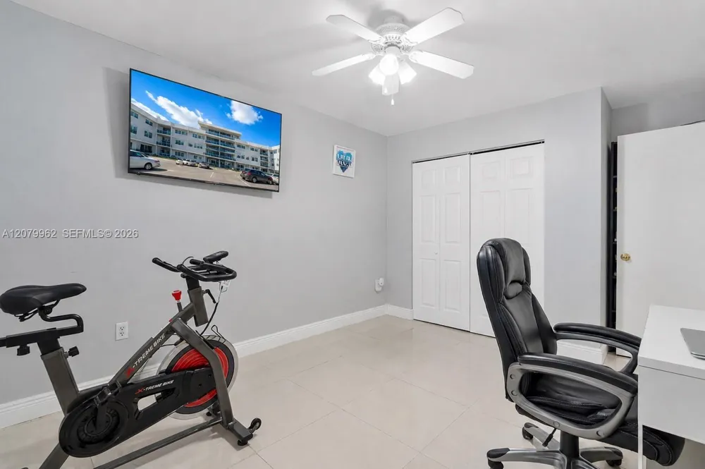 5825 W 25 Ct #212 Hialeah, FL 33016