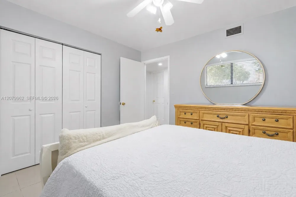 5825 W 25 Ct #212 Hialeah, FL 33016