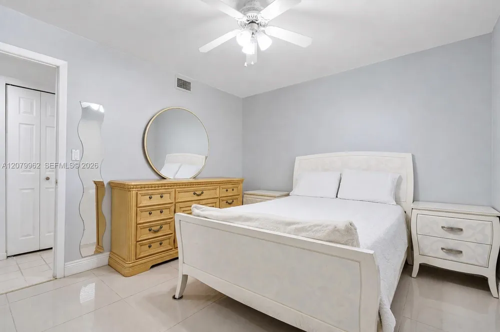 5825 W 25 Ct #212 Hialeah, FL 33016