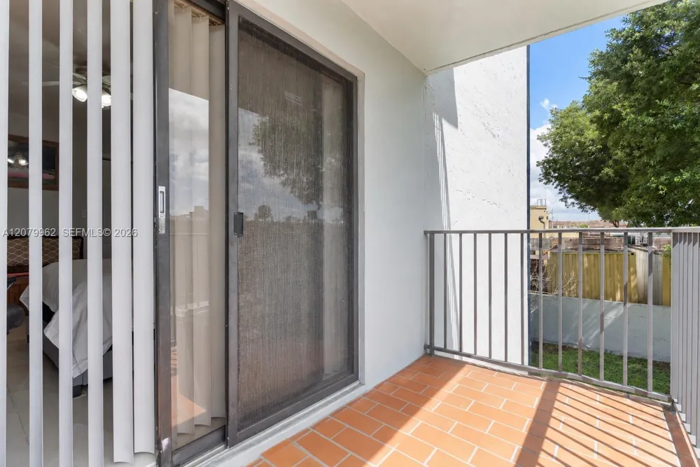 5825 W 25 Ct #212 Hialeah, FL 33016
