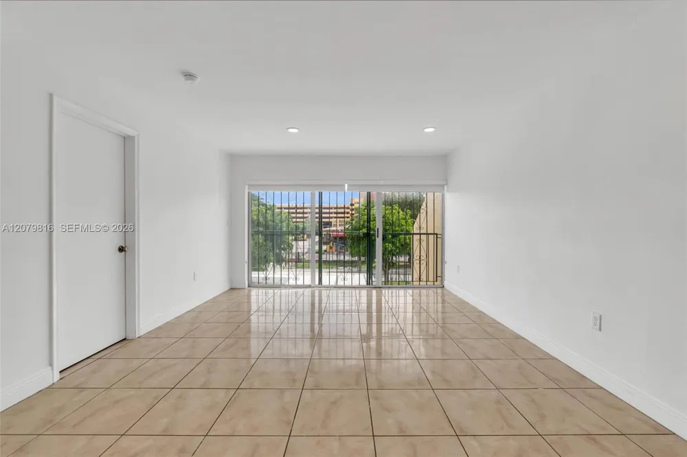 1975 W 44th Pl #A302 Hialeah, FL 33012