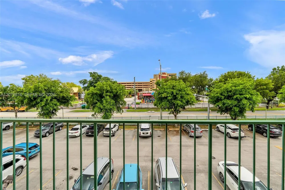 1975 W 44th Pl #A302 Hialeah, FL 33012