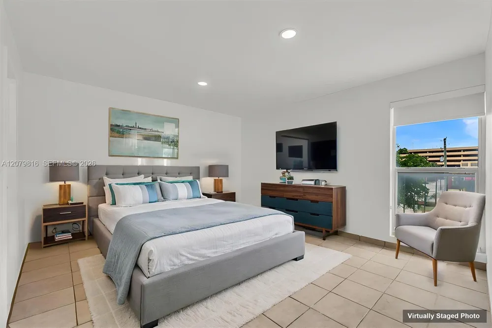 1975 W 44th Pl #A302 Hialeah, FL 33012