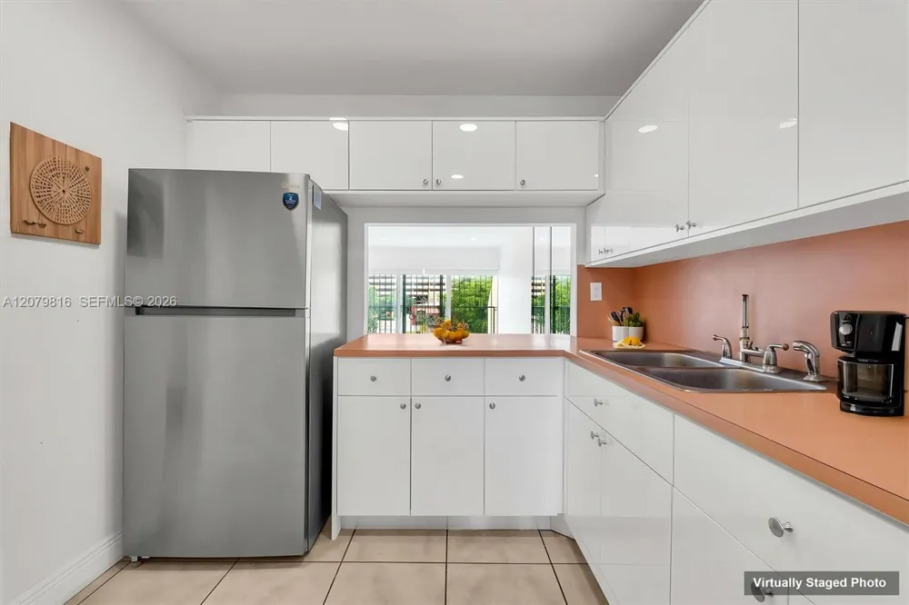 1975 W 44th Pl #A302 Hialeah, FL 33012
