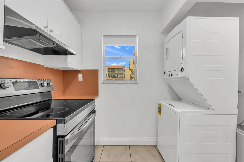 1975 W 44th Pl #A302 Hialeah, FL 33012