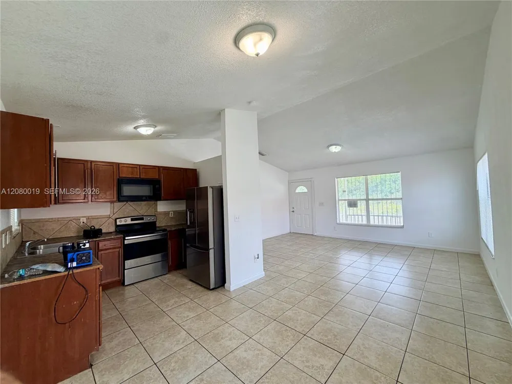408 NW 12th St #0 Florida City, FL 33034