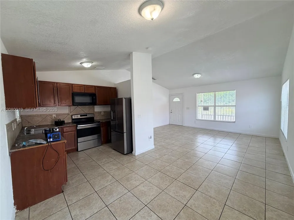 408 NW 12th St #0 Florida City, FL 33034