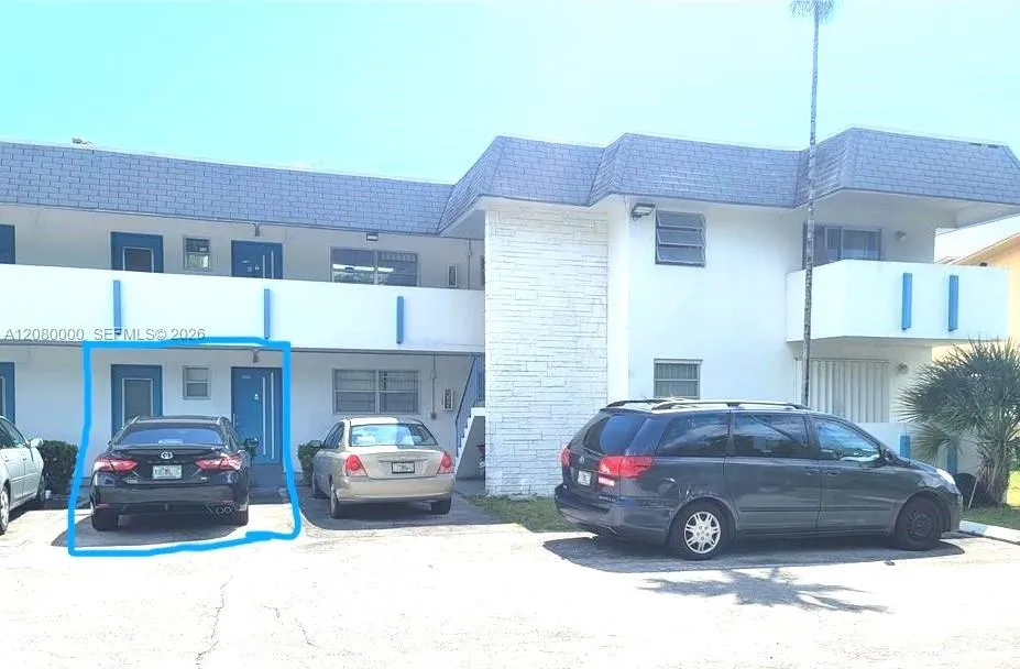 19051 NE 2nd Ave #1507 Miami, FL 33179