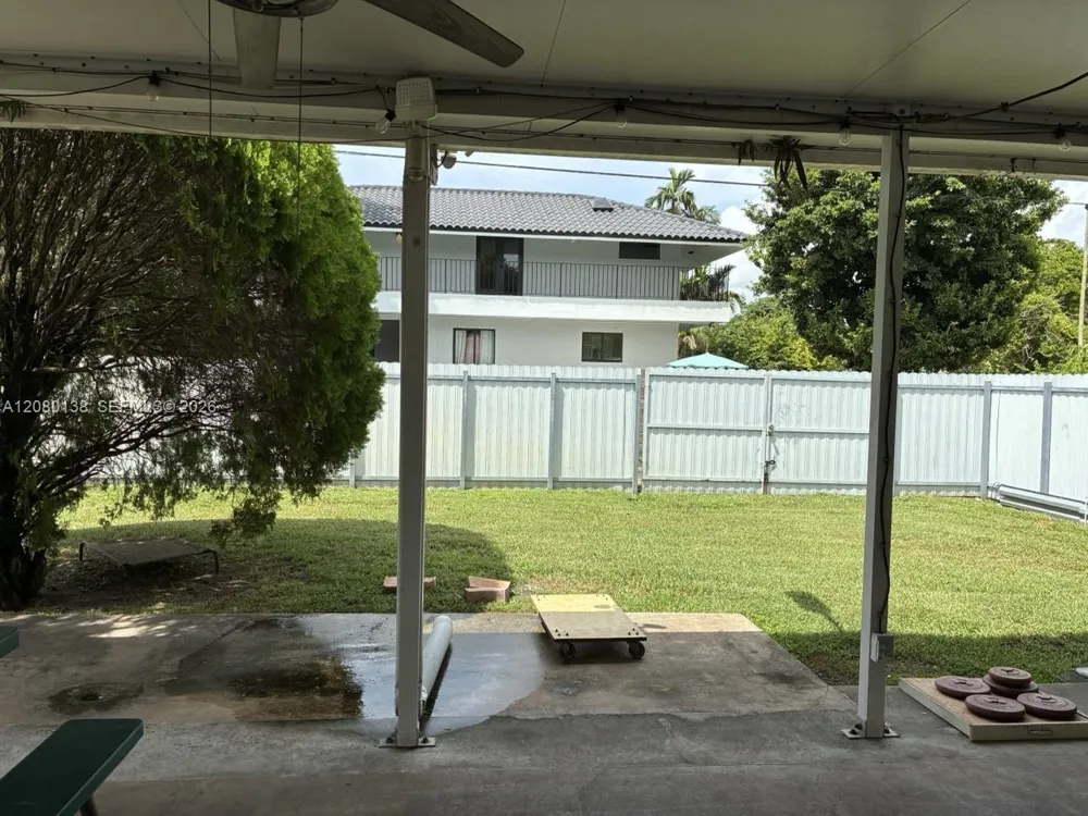 601 Oriole Ave Miami Springs, FL 33166