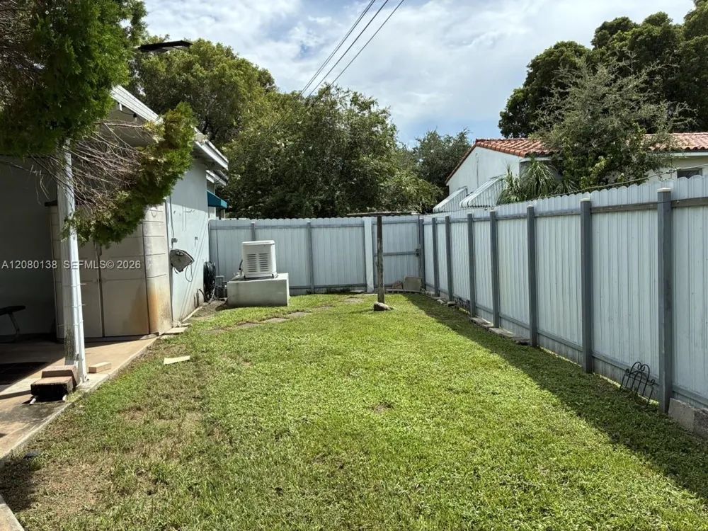 601 Oriole Ave Miami Springs, FL 33166