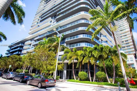 121 NE 34th St #2616