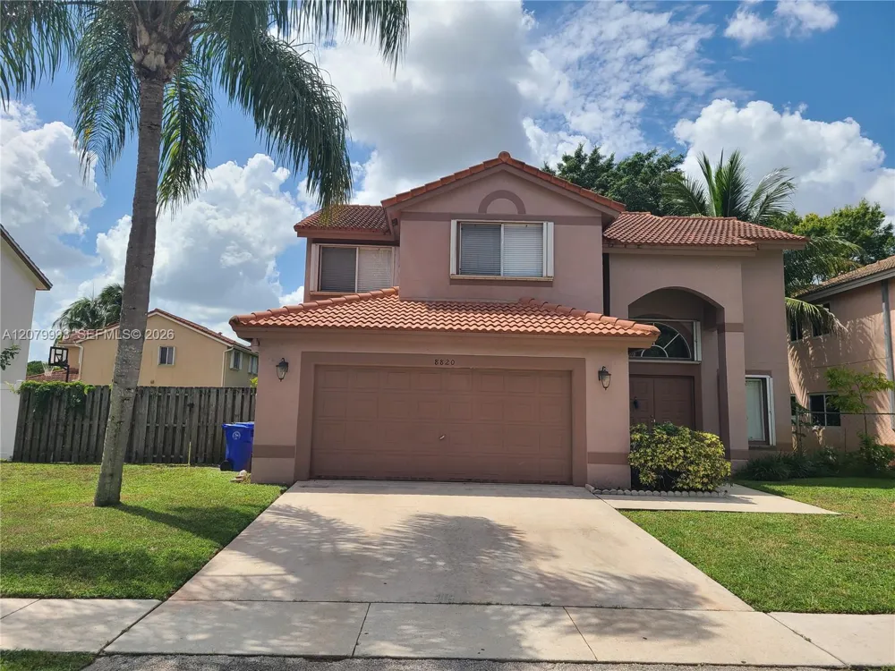 8820 SW 13th St Pembroke Pines, FL 33025